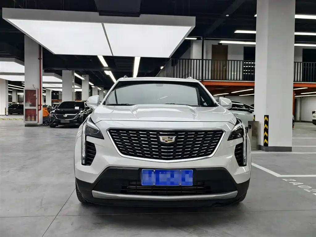 Cadillac XT4 2021 28T FWD Premium Edition фото 2