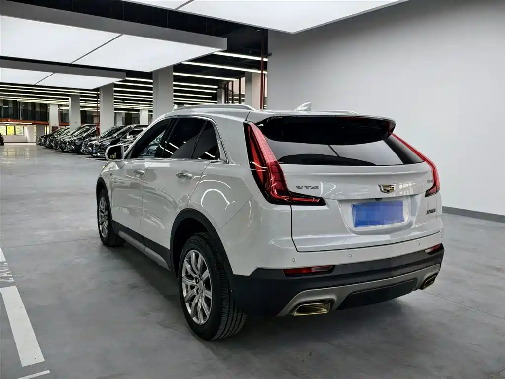 Cadillac XT4 2021 28T FWD Premium Edition фото 16