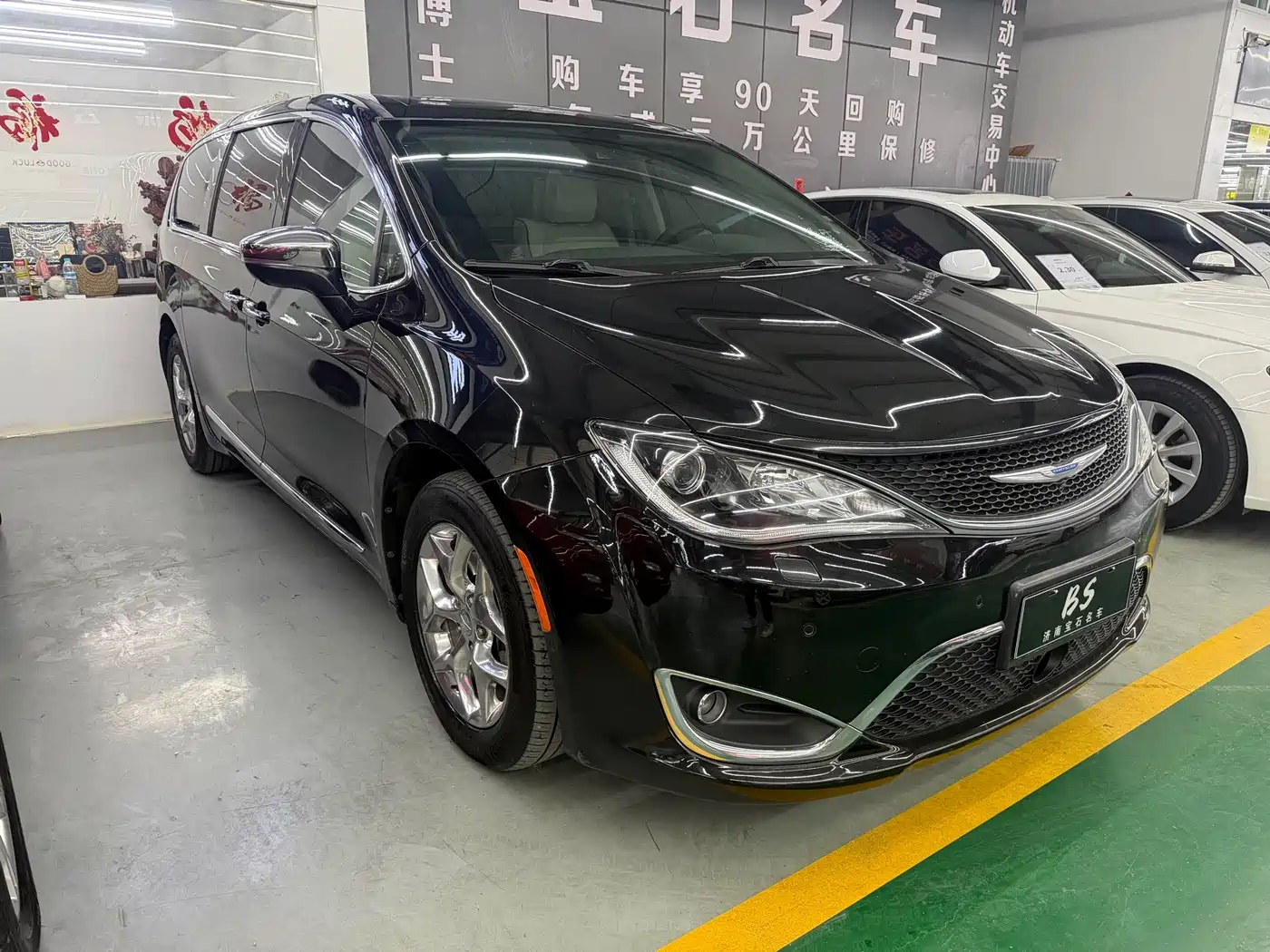 Chrysler Grand Voyager (Import) 2018 2017 3.6L Premium Edition