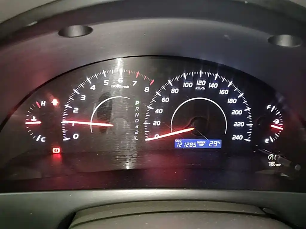 Toyota Camry 2013 200E Classic Elite Edition фото 12