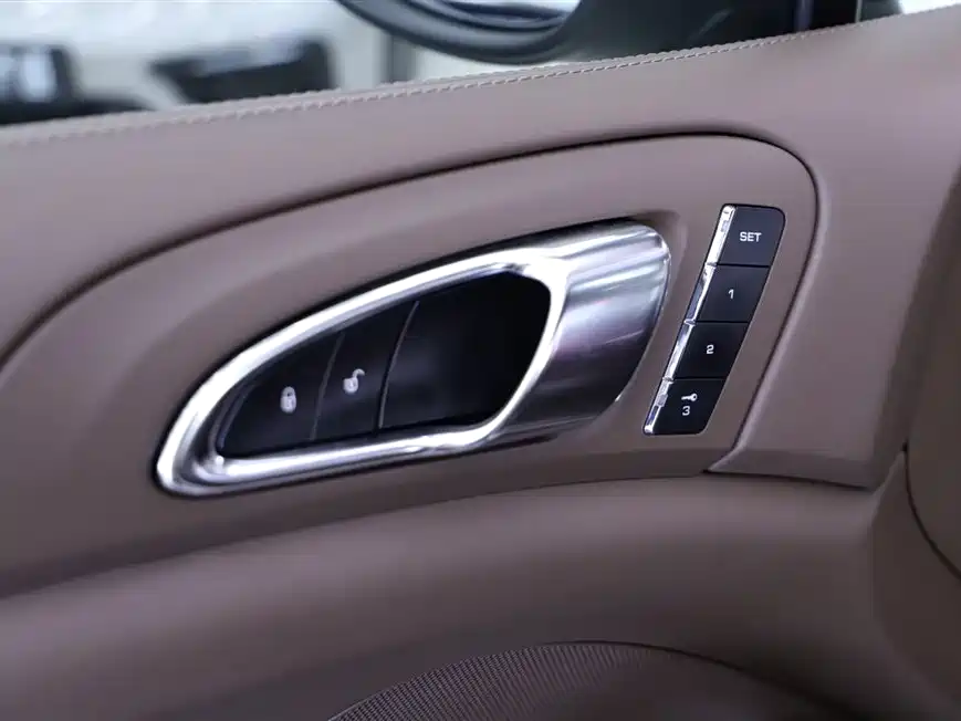Porsche Cayenne 2014 Cayenne Platinum Edition 3.0T фото 13