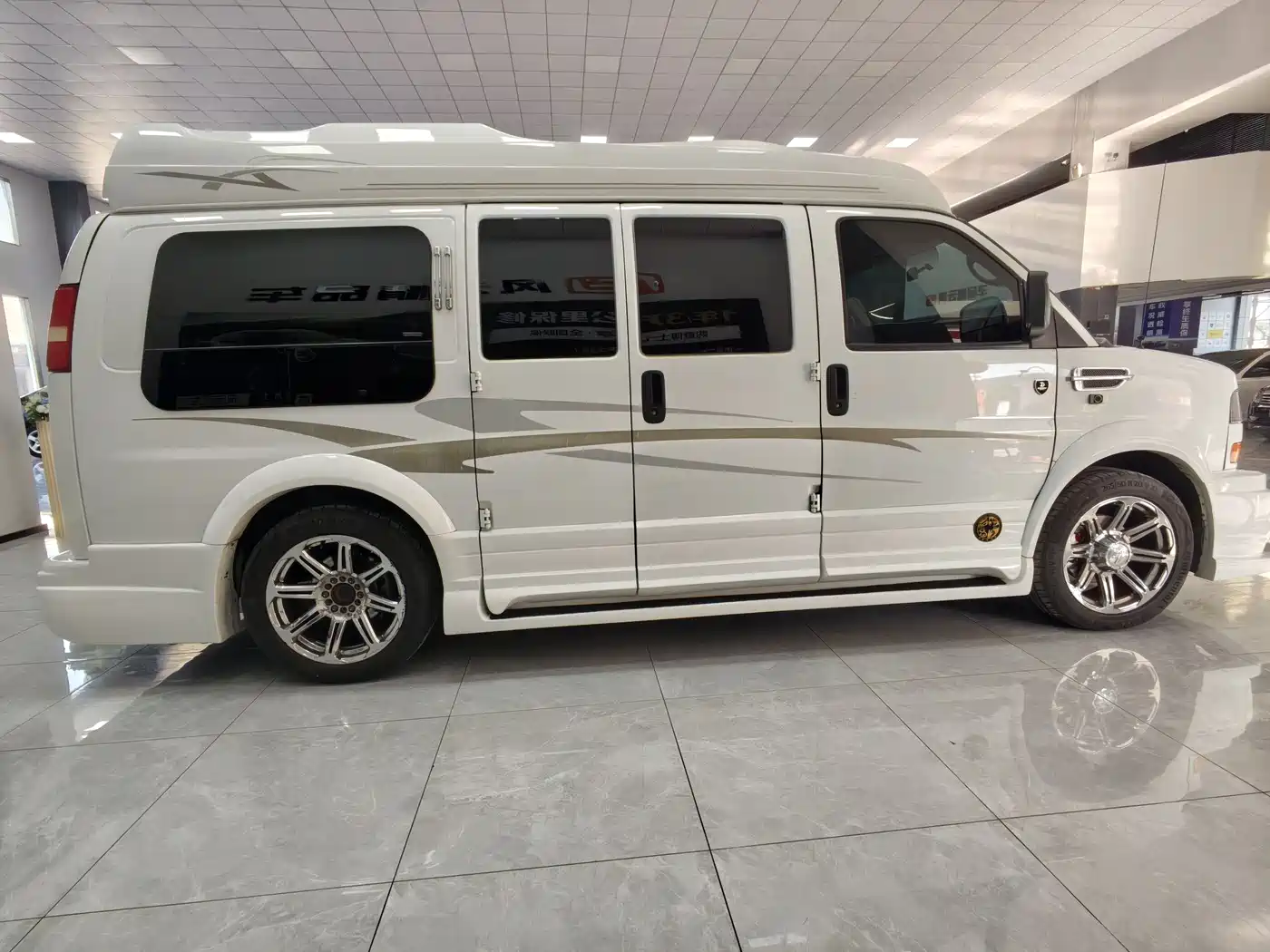 GMC Savana 2015 2014 5.3L AWD Leader Edition