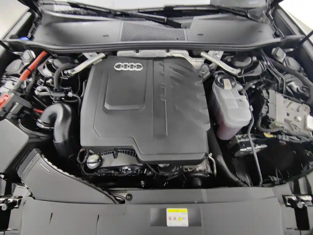 Фото 6 - Audi A6L