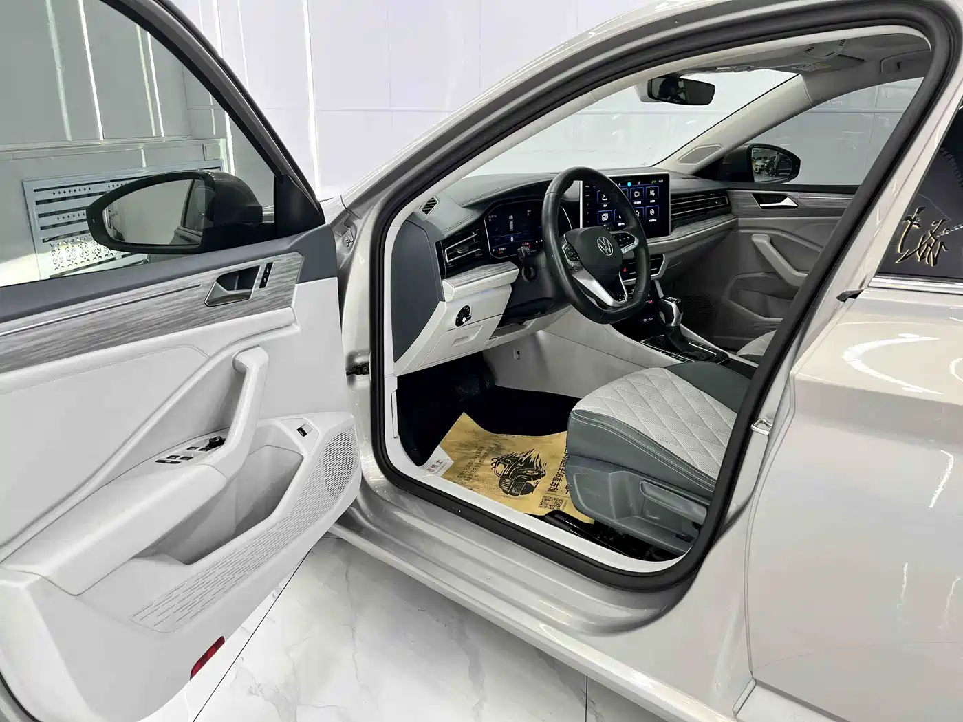 Volkswagen Sagitar 2023 280TSI DSG Surpass Plus Edition фото 7