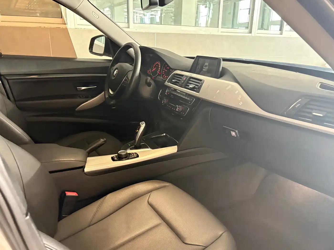 BMW 3 Series GT 2016 320i Fashion Style фото 10
