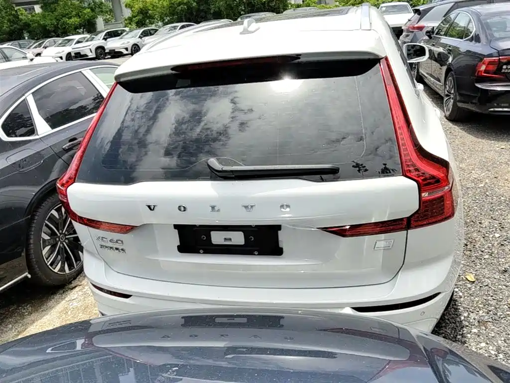VOLVO XC60 PLUG-IN HYBRID