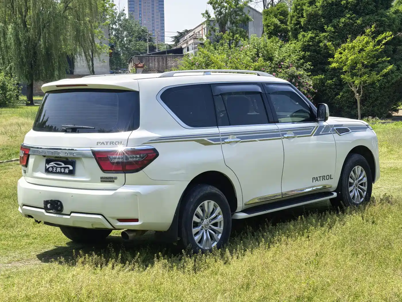Nissan Patrol 2018 Model 5.6L Standard фото 5