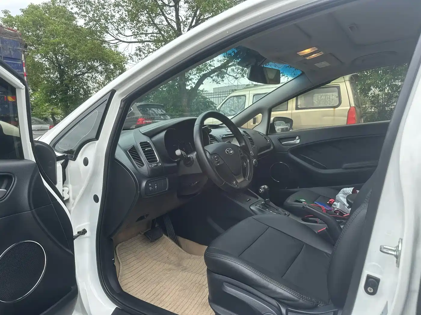 Kia K3 2013 1.6L Automatic GLS фото 4