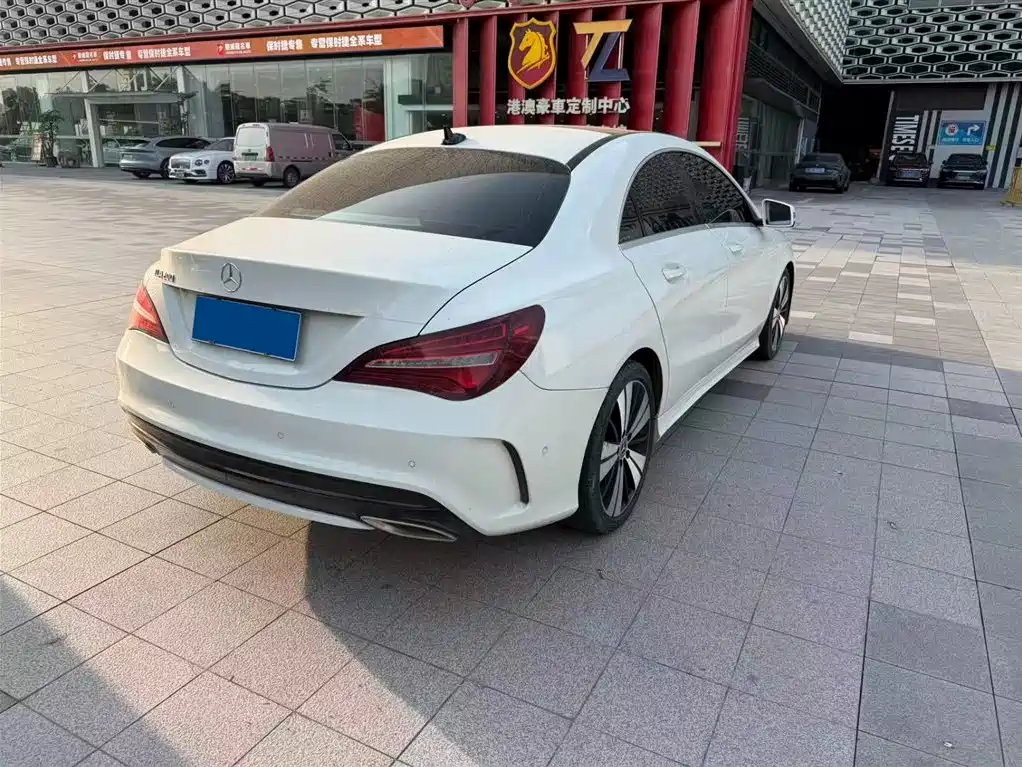 Mercedes-Benz CLA (Import) 2017 Facelift CLA 200 Style фото 7