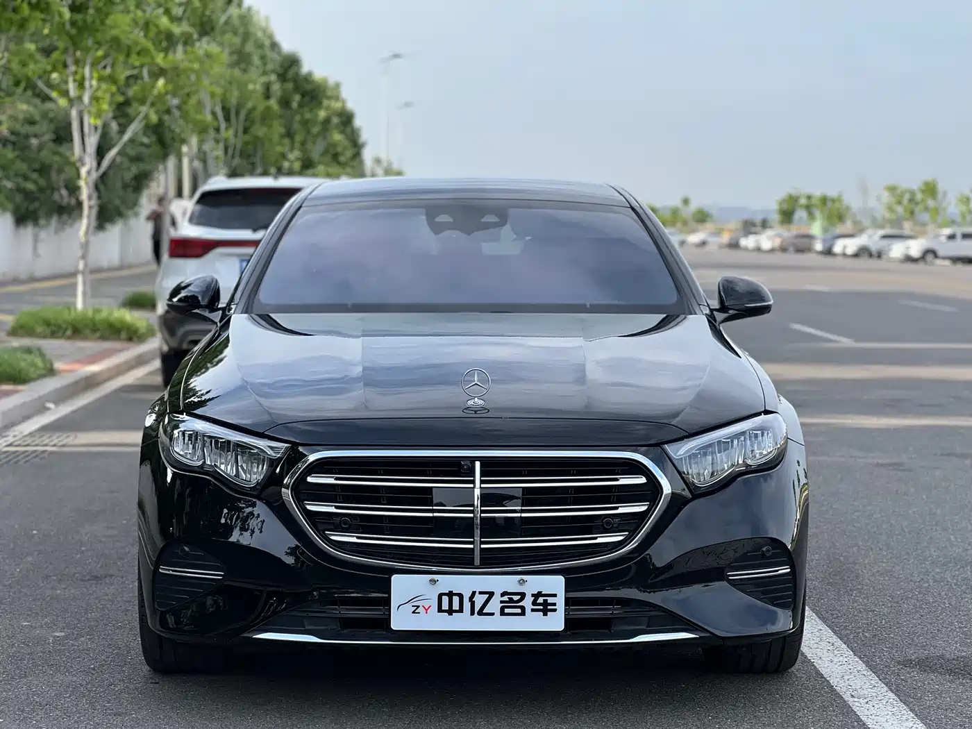 Mercedes-Benz E-Class 2024 E 300 L Fashion фото 2