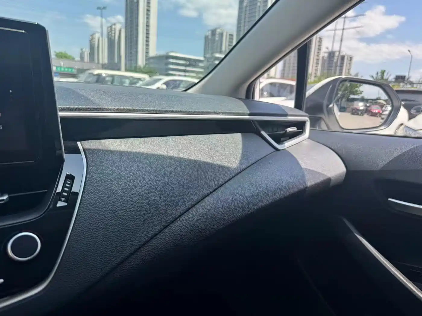 Toyota Corolla 2021 1.2T S-CVT Elite PLUS Edition фото 8