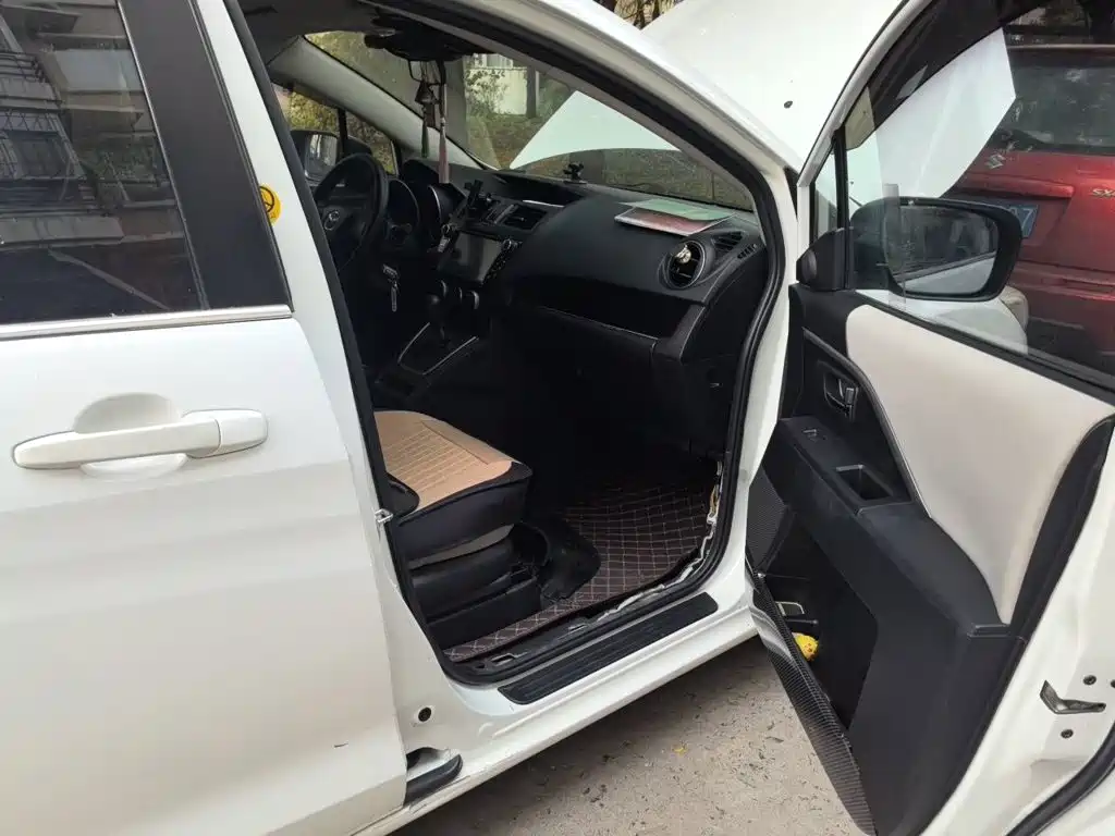 Mazda Mazda5 2014 2013 2.0L Automatic Comfort