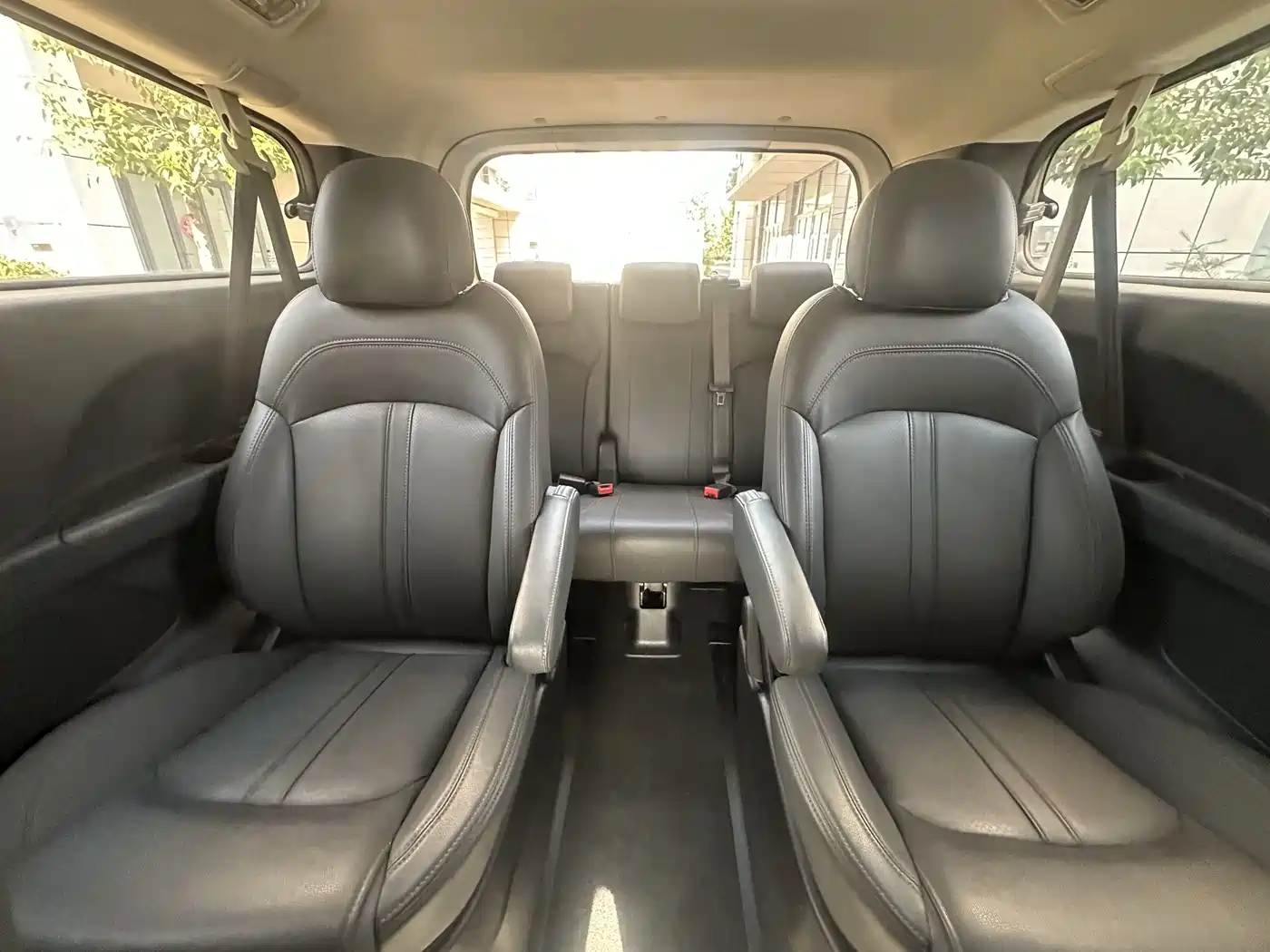 SAIC Maxus Maxus G10 2022 2.0T Auto Elite Edition Petrol 9-Seater фото 19