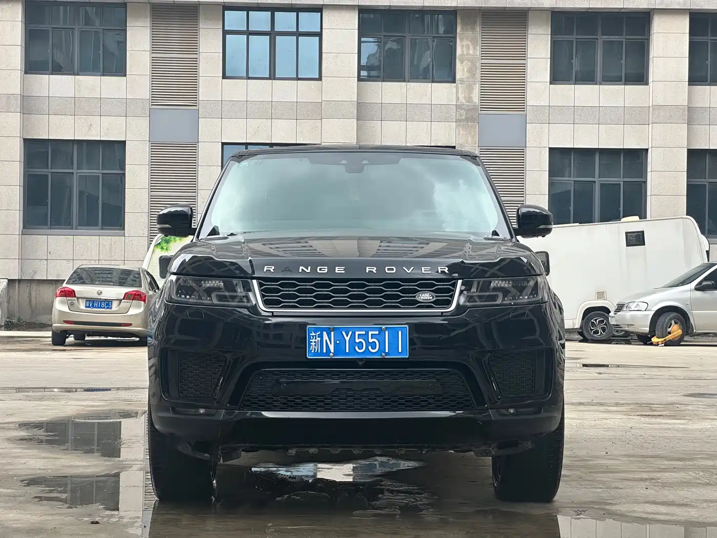 Land Rover Range Rover Sport 2019 3.0 SC V6 Special Edition фото 2