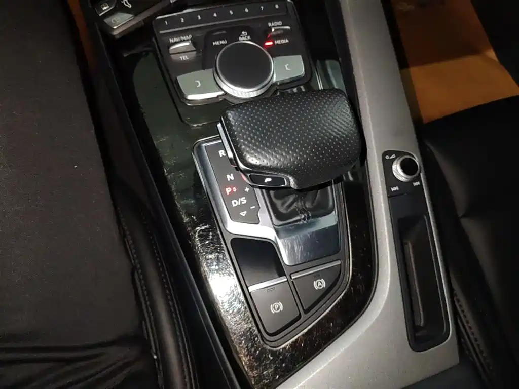 Audi A4L 2018 30th Anniversary 40 TFSI Progressive фото 14