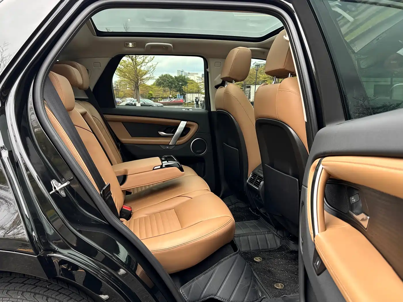 LAND ROVER DISCOVER SPORTS