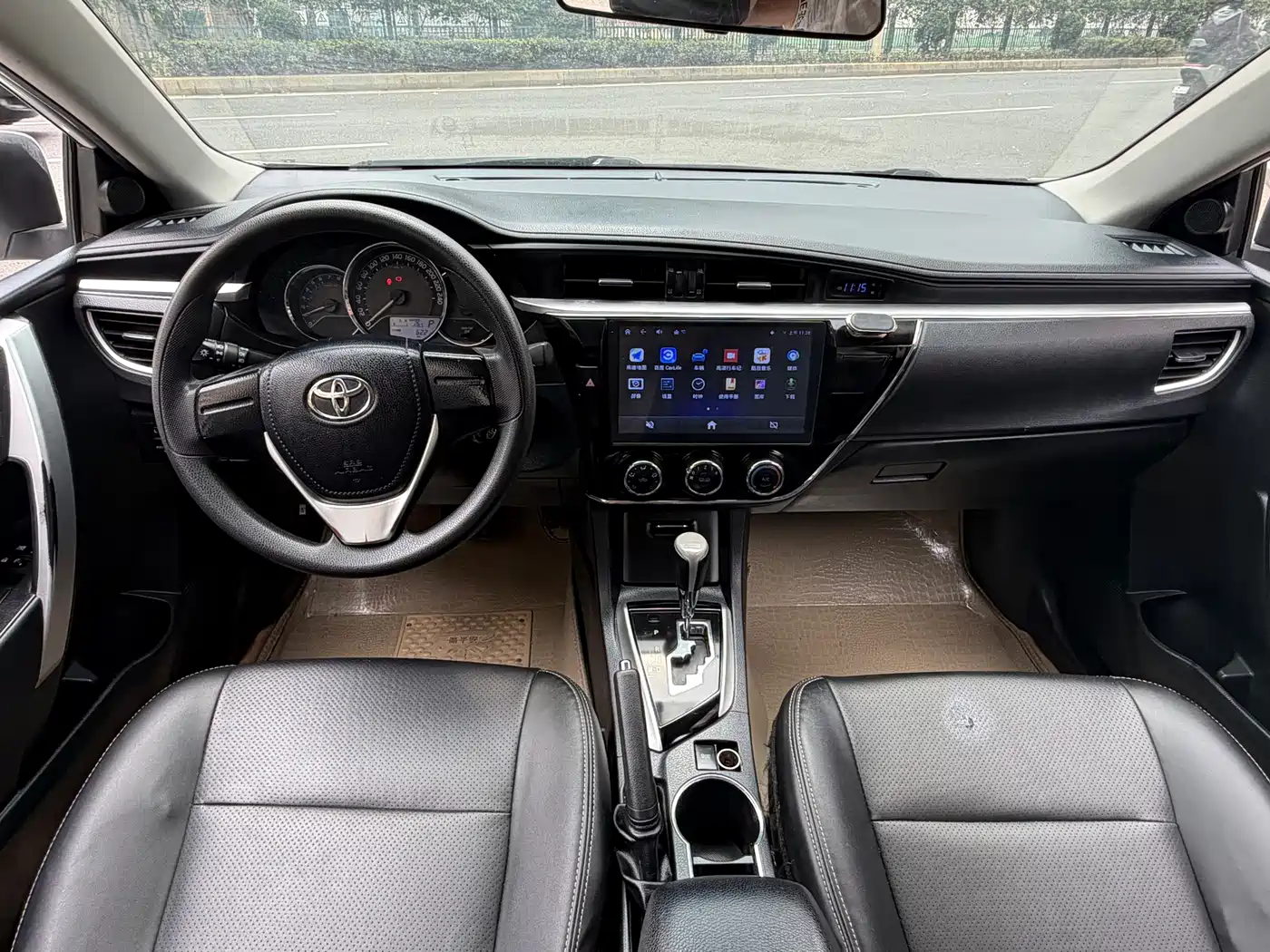 Toyota Corolla 2017 1.6L CVT GL фото 8