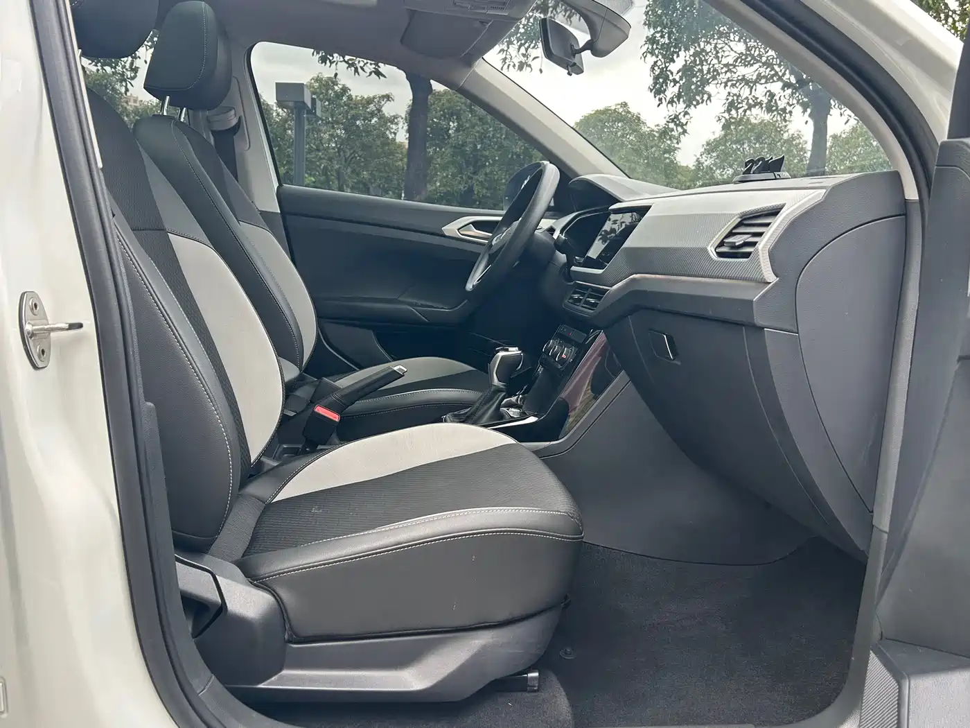 Volkswagen Tanying 2021 1.5L Automatic Smart Connect Edition фото 10