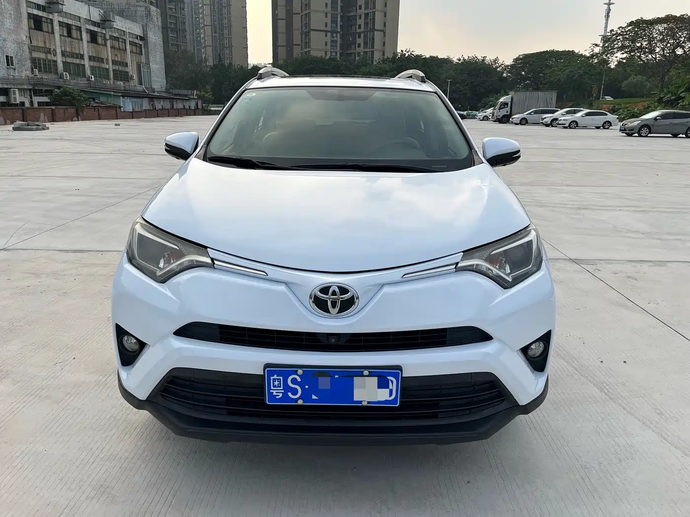 Toyota RAV4 Rongfang 2016 2.0L CVT 2WD Trend (China V) фото 3