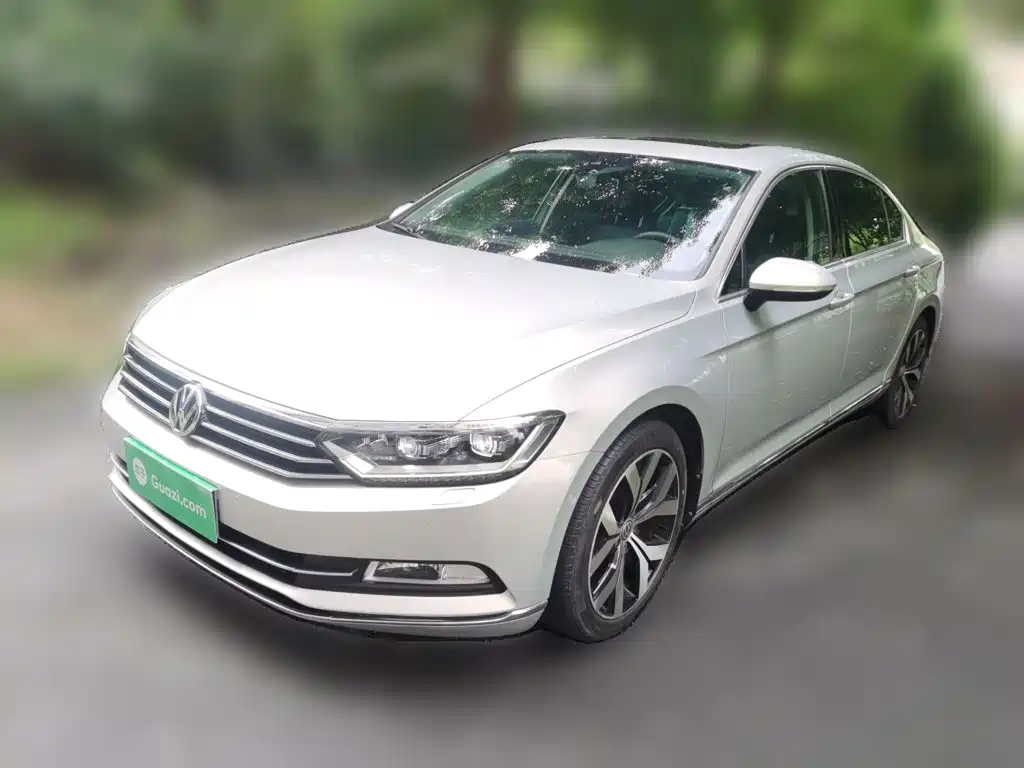 Фото 2 - Volkswagen Magotan