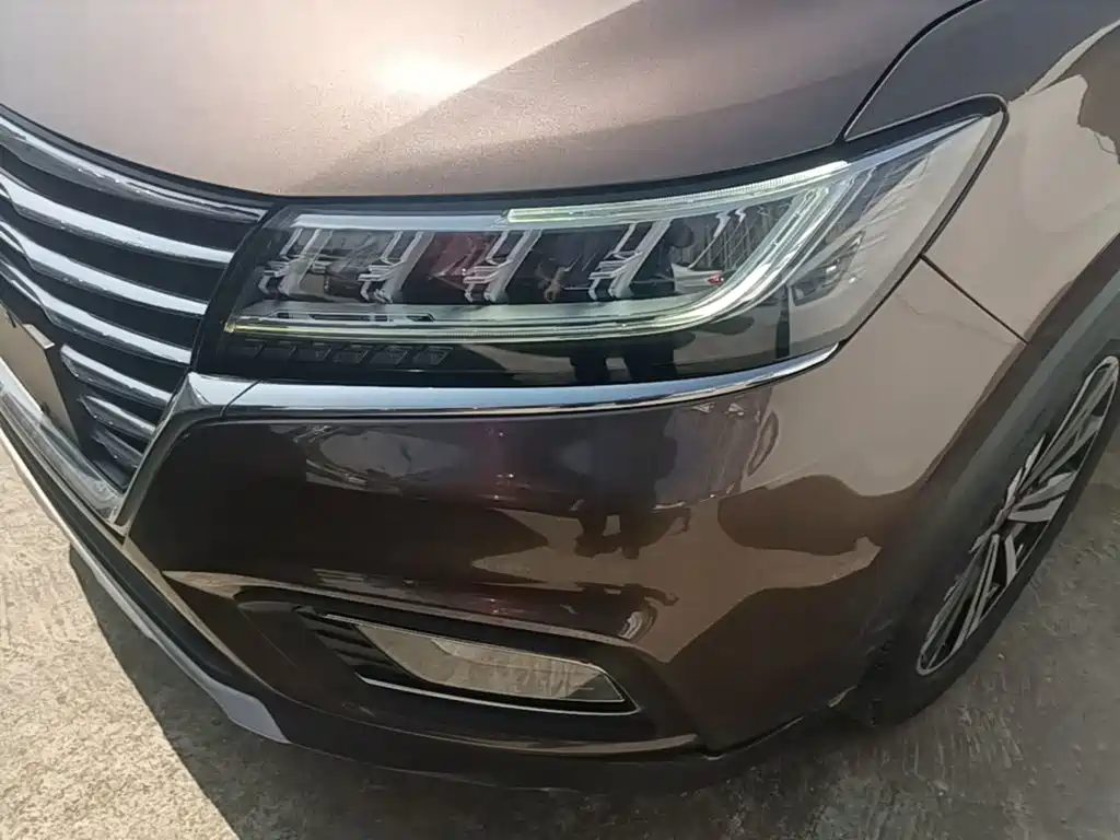 Фото 16 - Roewe RX5