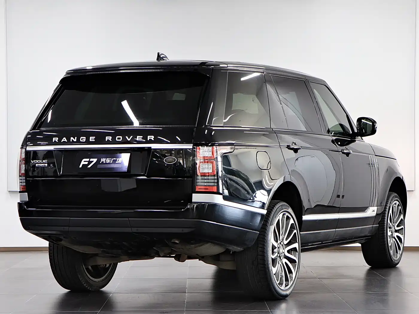 Land Rover Range Rover 2017 3.0 SC V6 Vogue LWB (Long Wheelbase) фото 7