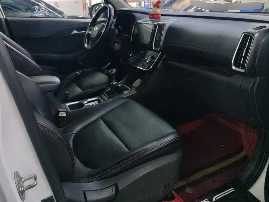 Hyundai Beijing Hyundai ix35 2018 2.0L Manual 2WD Zhiyong·Quality Edition фото 8