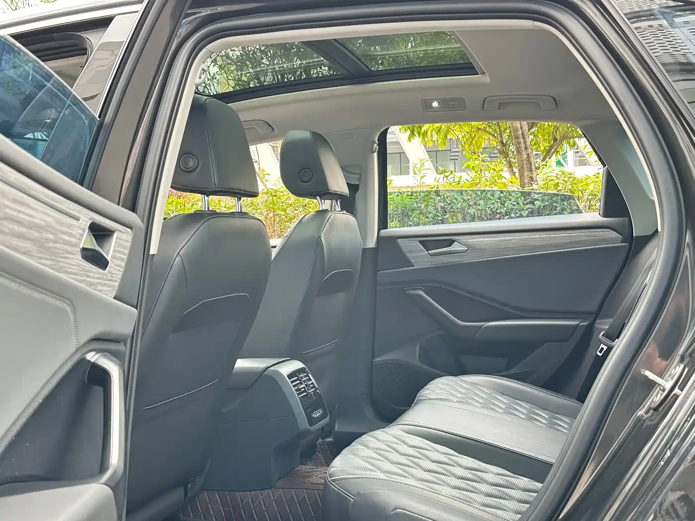 Volkswagen Sagitar 2023 300TSI DSG Surpassing Edition фото 6