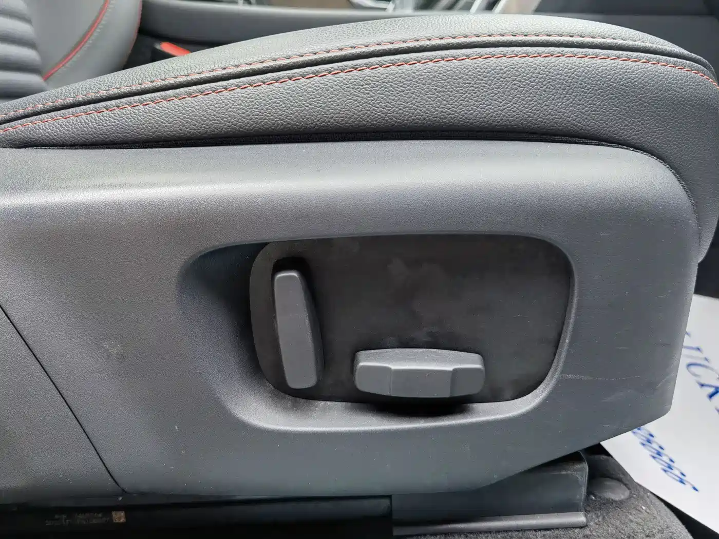 Land Rover Discovery Sport 2022 Model Facelift 249PS R-Dynamic S Performance Edition 5-seater фото 16