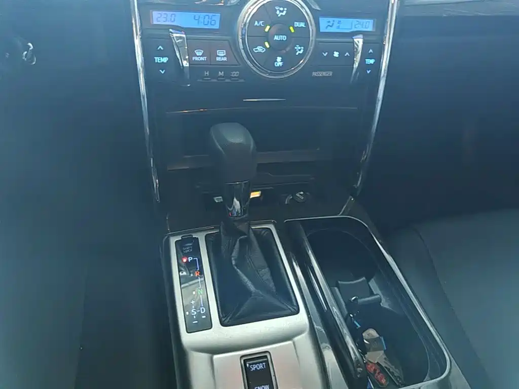 Toyota Reiz 2013 2.5S Elite Edition фото 14