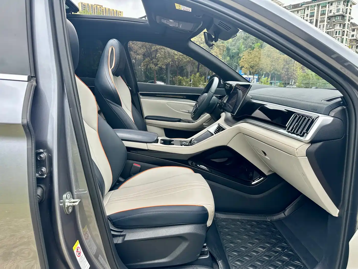 BYD Song PLUS PHEV 2023 Champion Edition DM-i 110KM Flagship фото 11