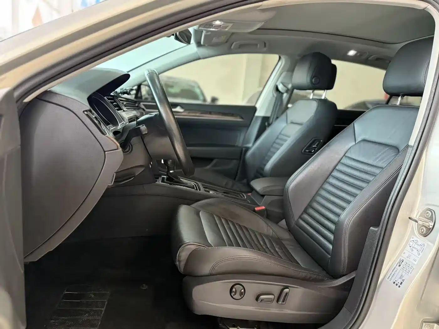Volkswagen Magotan 2019 330TSI DSG Luxury Class China VI фото 8