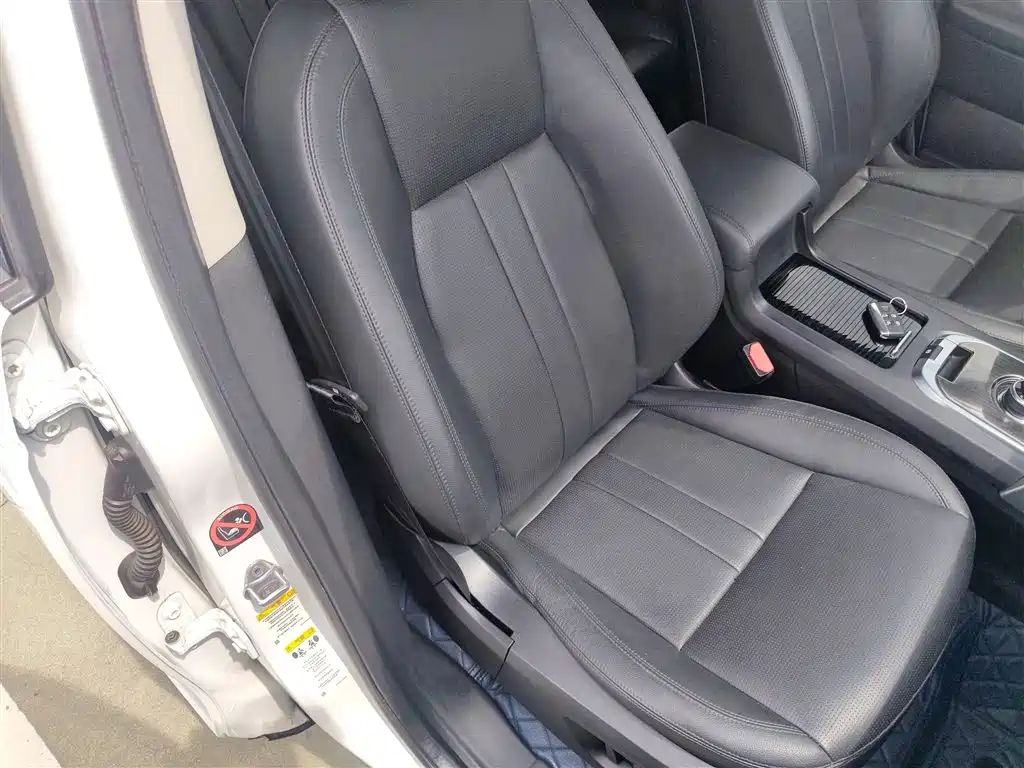 Land Rover Discovery Sport 2018 240PS SE Edition фото 22
