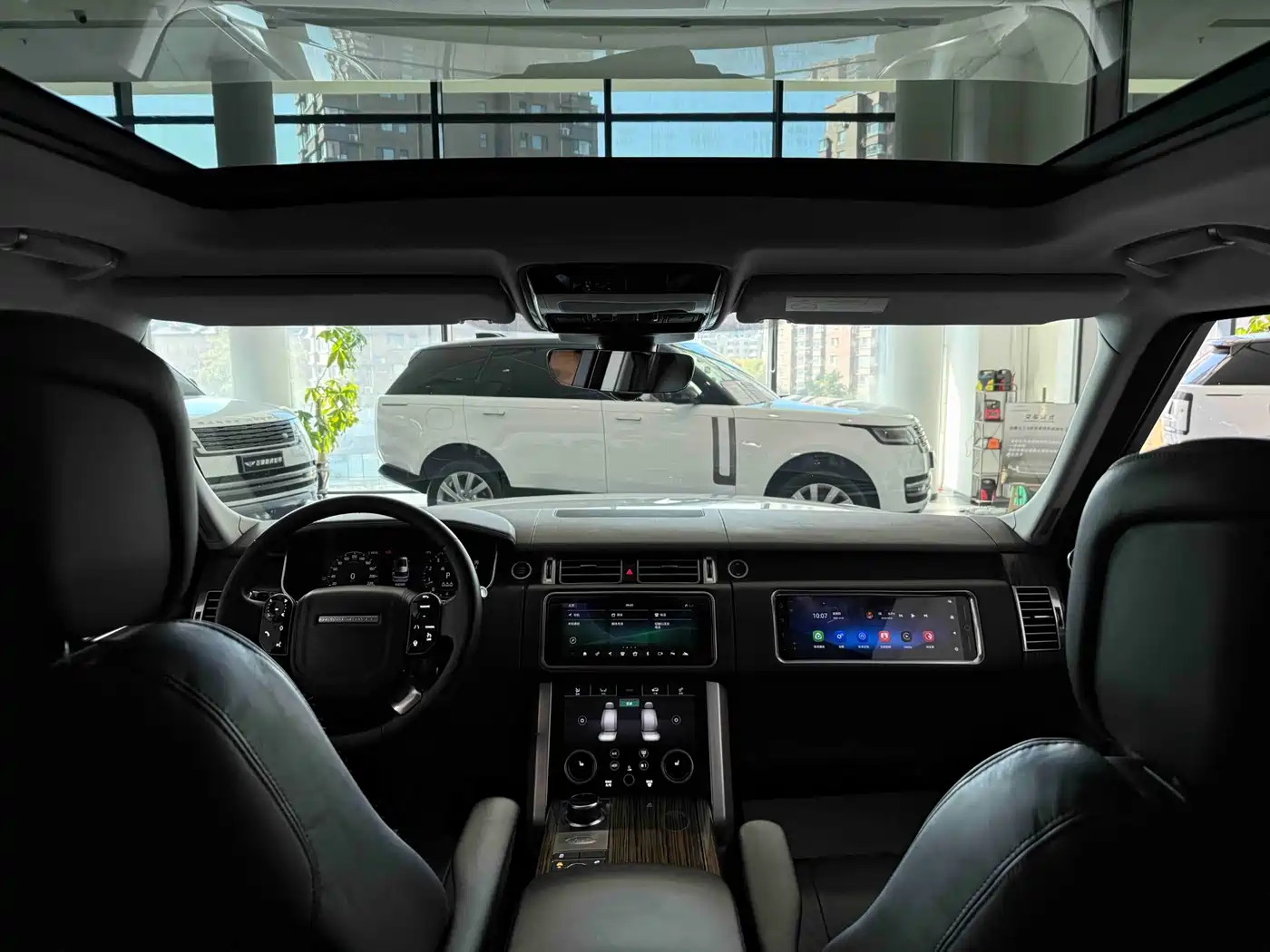 Land Rover Range Rover 2019 3.0 SCV6 Heritage Edition фото 17