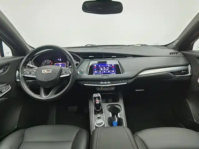Cadillac XT4 2021 28T FWD Premium Edition — фото 5