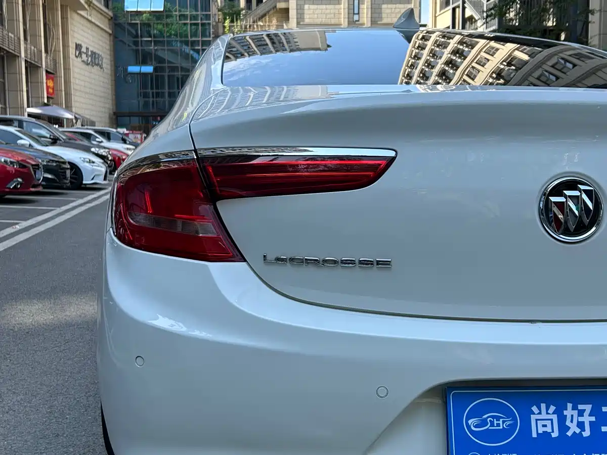 Buick LaCrosse 2016 Facelift 20T Leading фото 17
