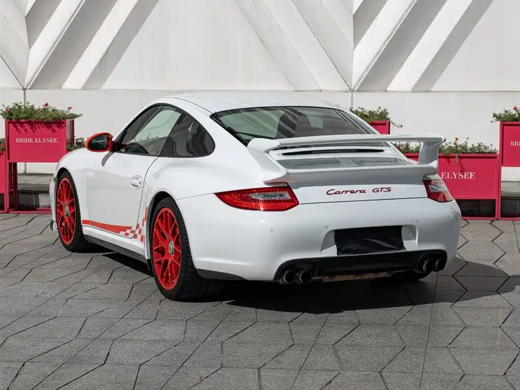 Porsche 911 2011 Carrera 4 GTS Coupe 3.8L фото 6