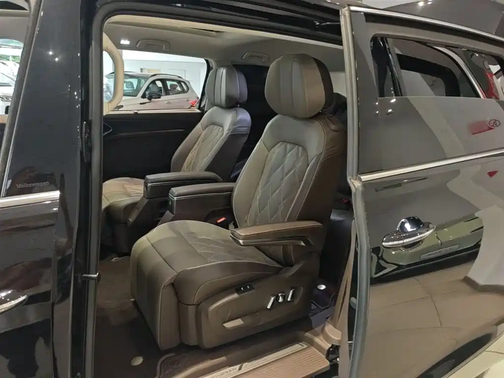 Volkswagen Viloran 2024 380TSI Executive Edition фото 17
