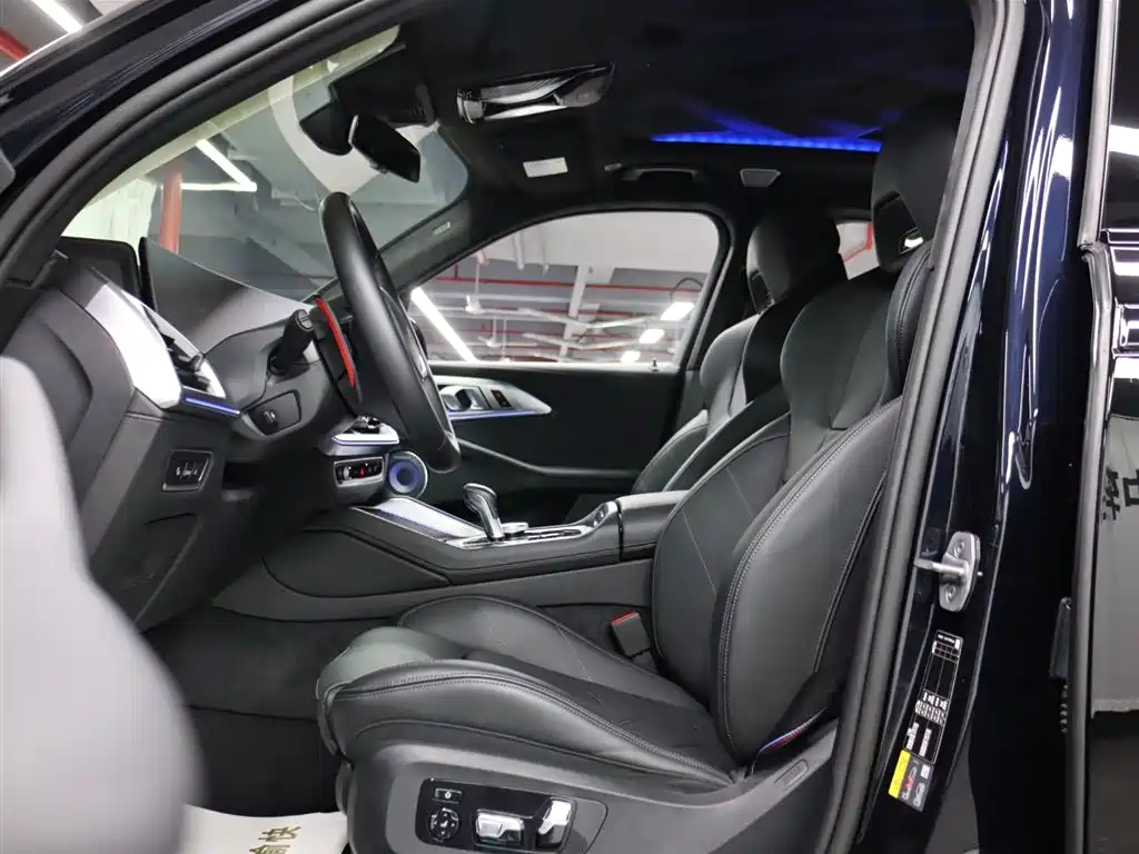BMW XM 2023 50e фото 9