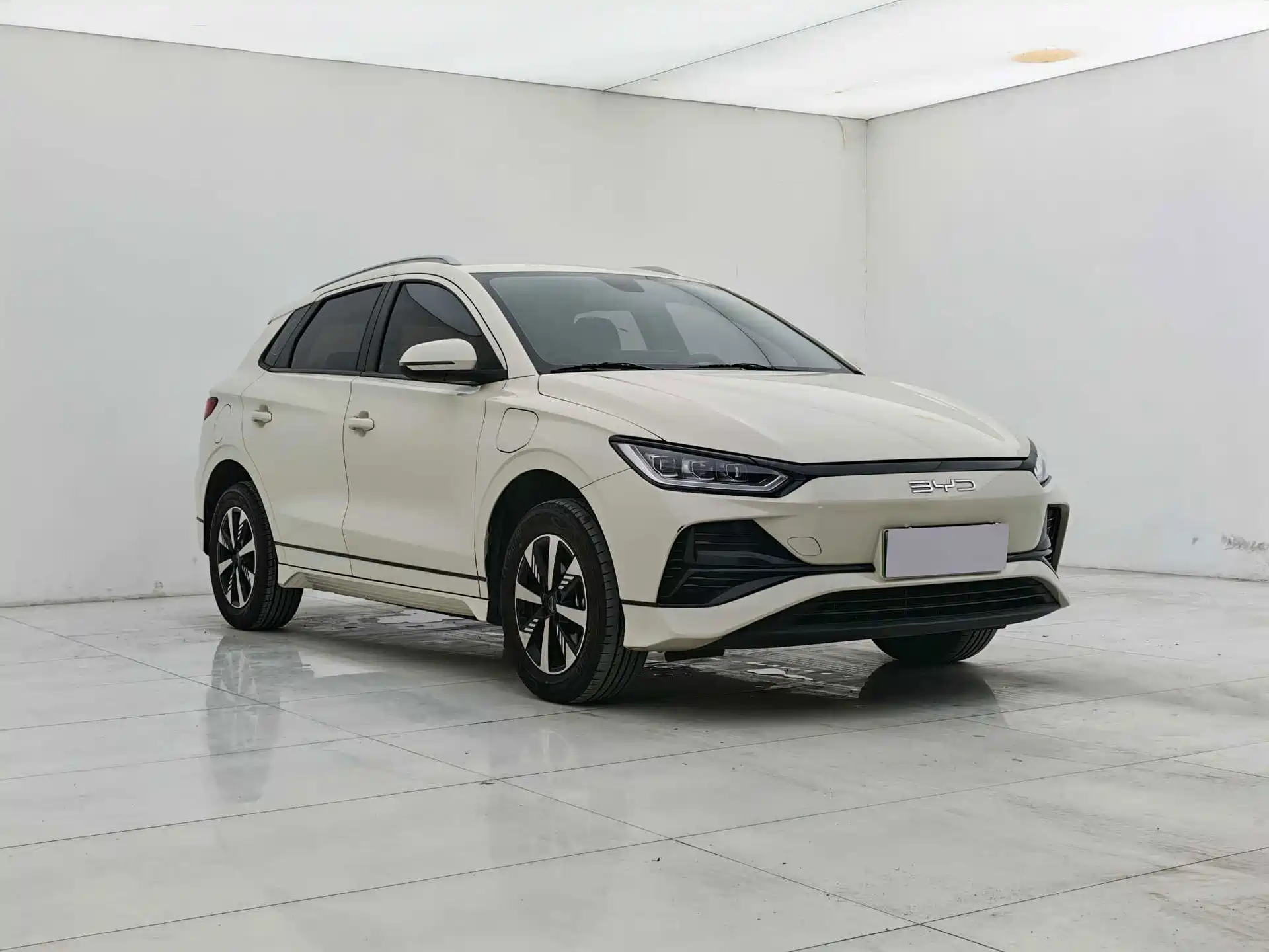 Фото 3 - BYD e2
