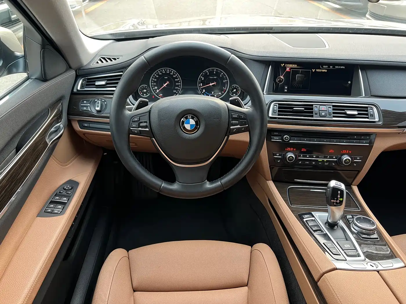 BMW 7 Series 2013 Model 740Li Leading фото 14