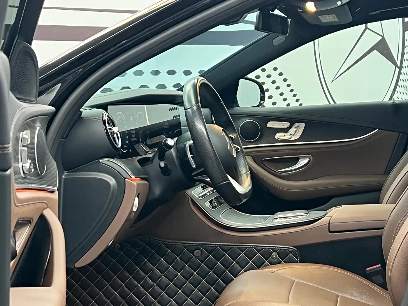 Mercedes-Benz E-Class, миниатюра 6