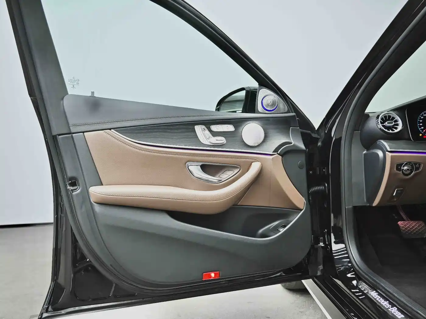 Mercedes-Benz E-Class 2021 E 300 L Sport Fashion фото 28