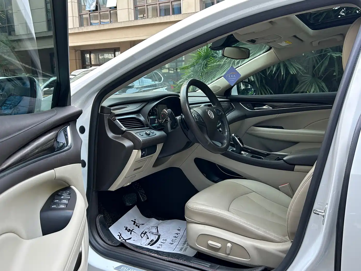 Buick LaCrosse 2016 Facelift 20T Leading фото 8