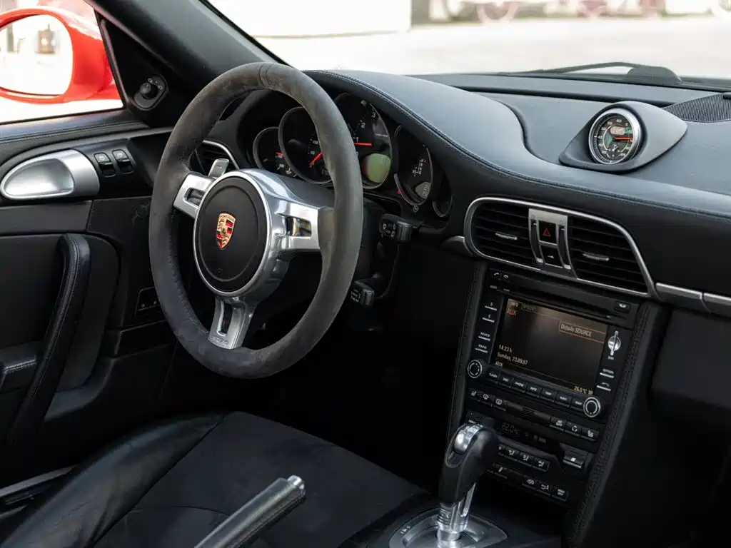 Porsche 911 2011 Carrera 4 GTS Coupe 3.8L фото 11