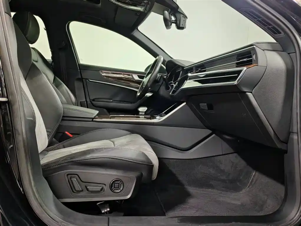 Audi A6L 2021 45 TFSI Exclusive Sport фото 7