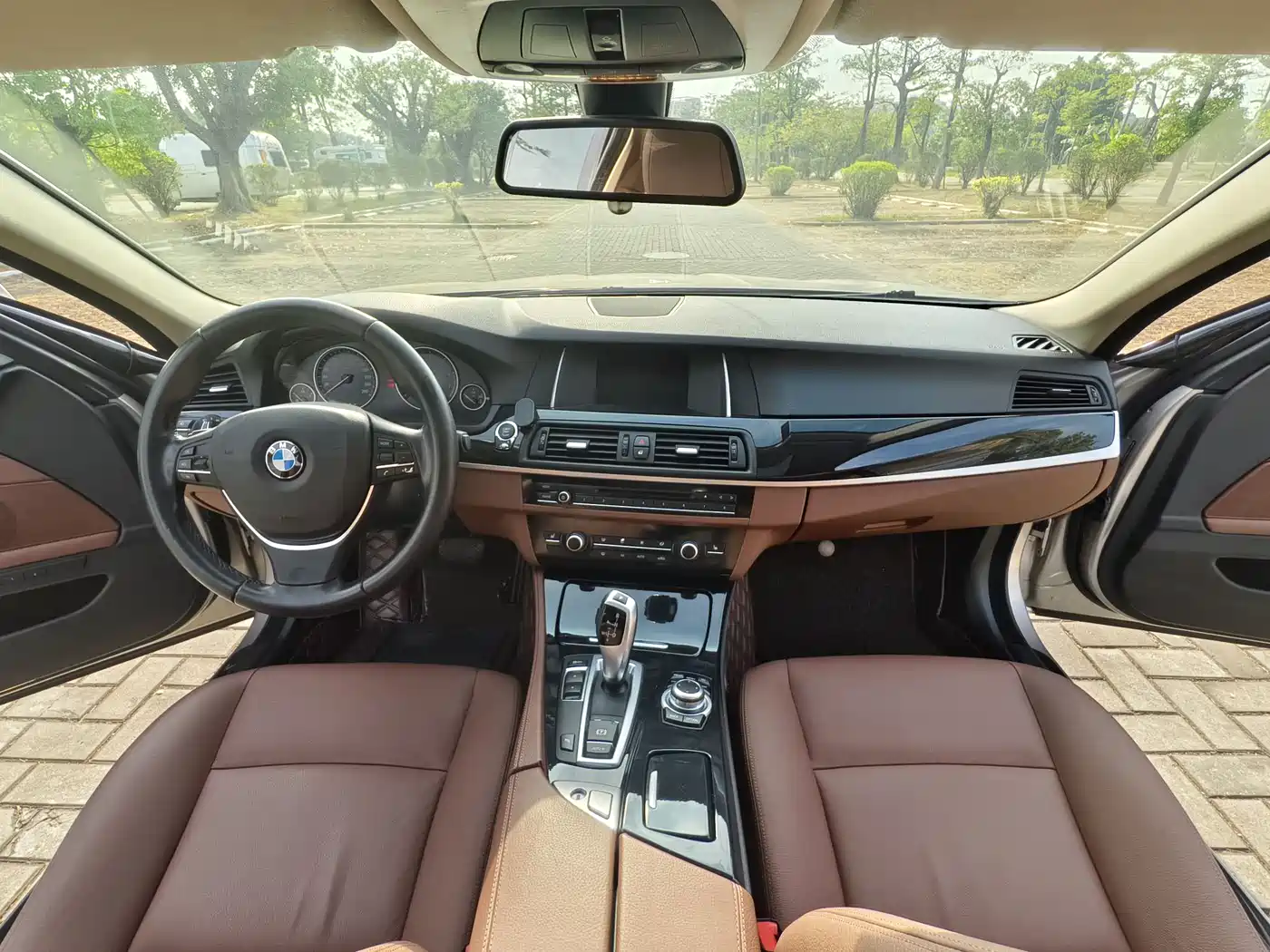 BMW 5 Series 2017 520Li Classic Edition фото 15