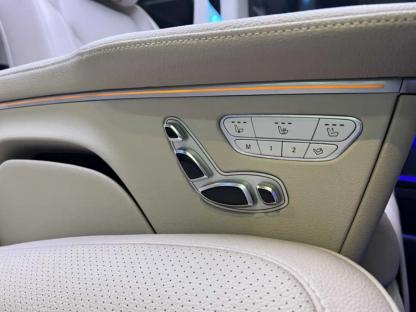 Mercedes-Benz Vito 2023 2.0T Elite 7-Seater фото 12