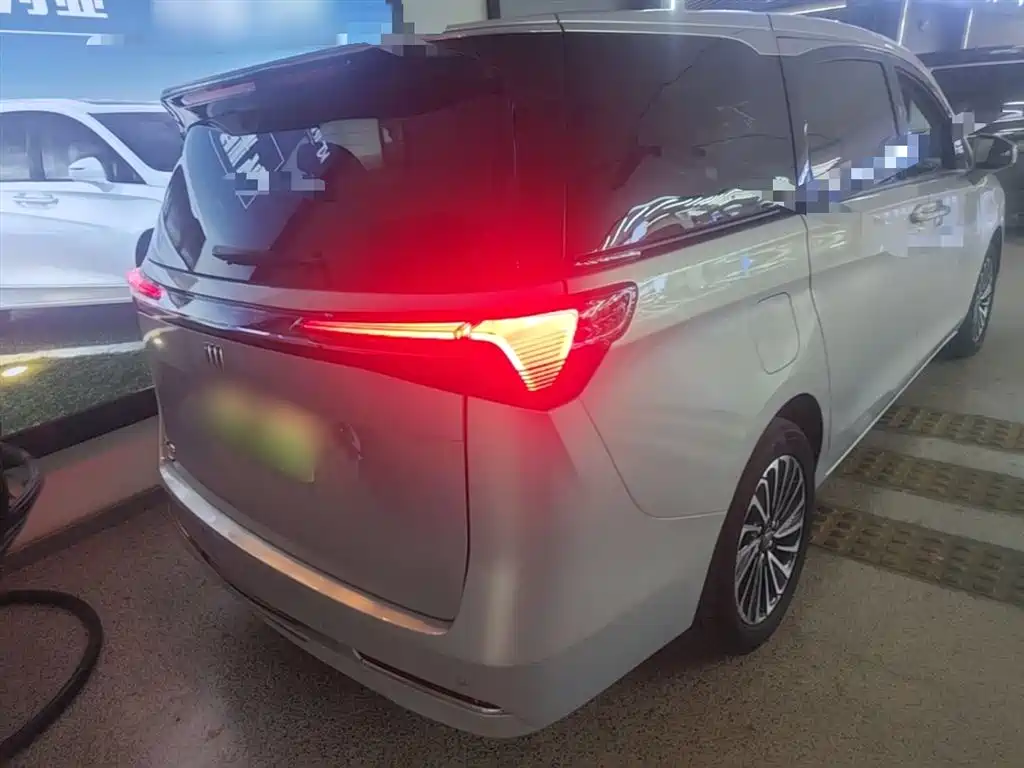 Buick GL8 New Energy 2025 Land Honor Premium Edition 7-Seater фото 7
