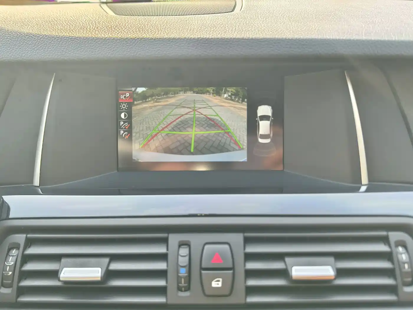 BMW 5 Series 2017 520Li Classic Edition фото 27